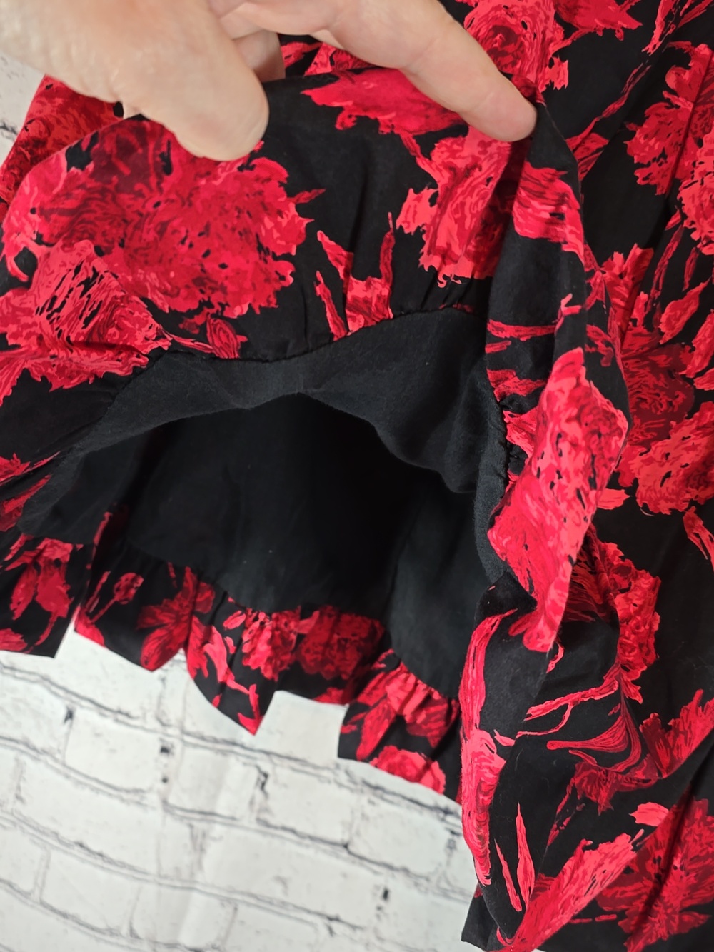 New York & Company Black Skater Skirt with Red Floral Print Size 8 - Picture 5 of 11